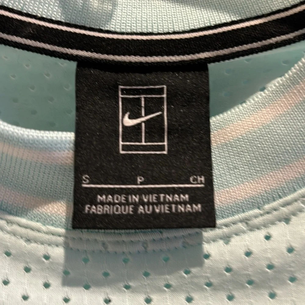 Nike Athletic Top NEW